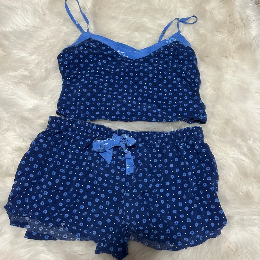 Gilly Hicks Blue Pajama Set with Light Blue Accents back has keyhole. So comfy